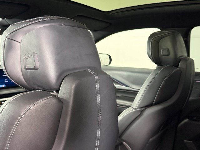 Certified 2024 Cadillac Lyriq Luxury AWD/4WD image 22