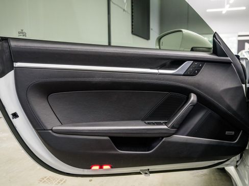 Used 2022 Porsche 911 Turbo S image 33