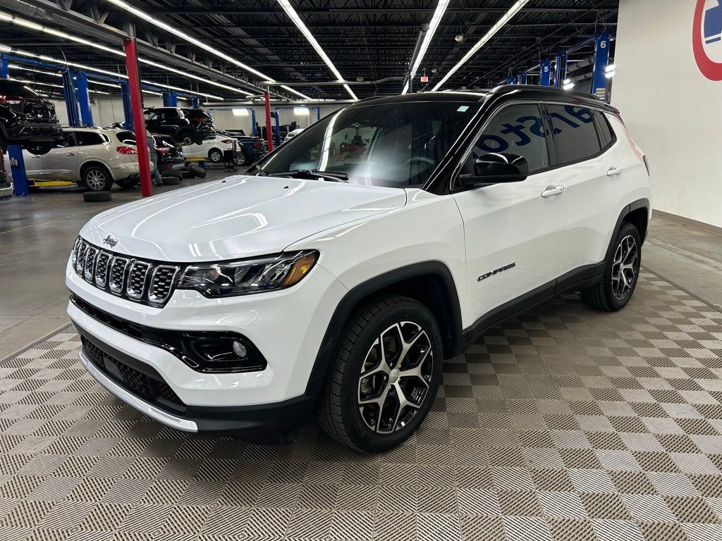 Used 2024 Jeep Compass Limited AWD/4WD image 5