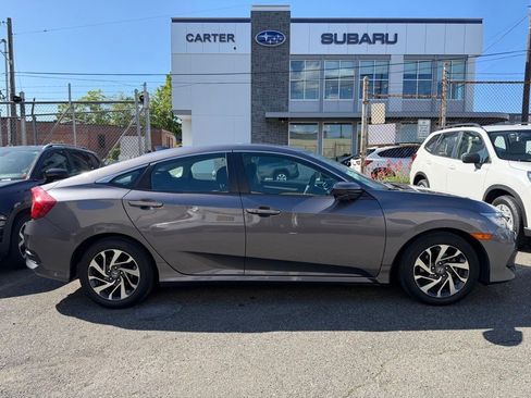 Used 2018 Honda Civic EX image 8