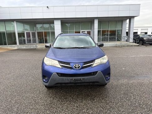 Used 2014 Toyota RAV4 LE FWD image 2