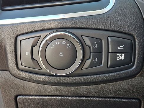 Used 2022 Ford Edge Titanium w/ Class II Trailer Tow Package image 25