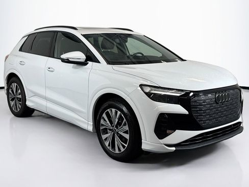 Used 2025 Audi Q4 e-tron Premium Plus image 3