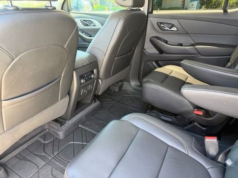 Used 2020 Chevrolet Traverse RS w/ LPO, Floor Liner Package FWD image 11