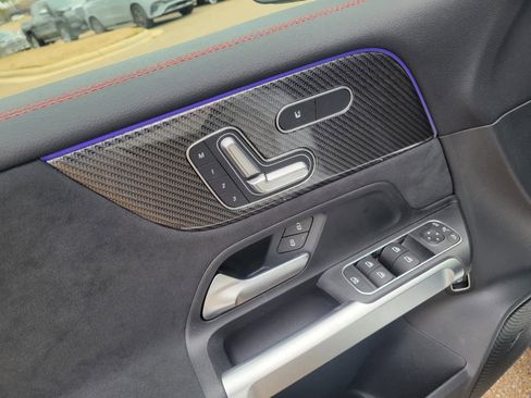 New 2025 Mercedes-Benz GLB 35 AMG 4MATIC image 13