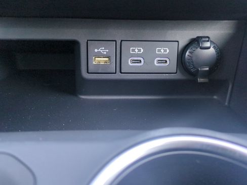 New 2026 Toyota Highlander XLE AWD/4WD image 18