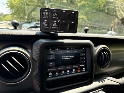 Used 2021 Jeep Gladiator Sport AWD/4WD image 32
