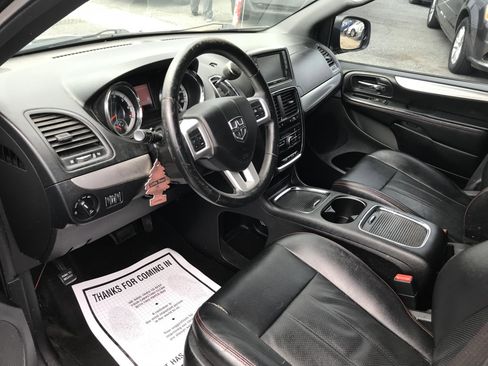 Used 2016 Dodge Grand Caravan R/T FWD image 9