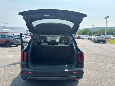 Used 2021 Kia Sorento S w/ Panoramic Sunroof Package AWD/4WD image 13