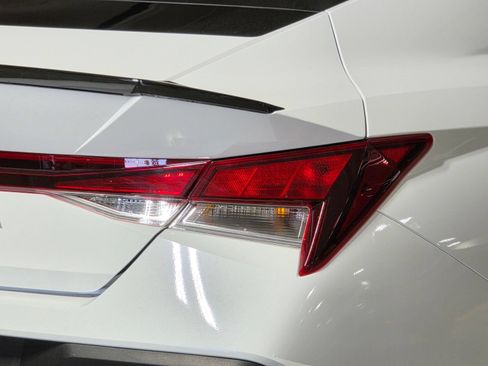 Certified 2025 Hyundai Elantra Sport FWD image 12
