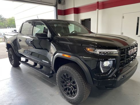 New 2026 GMC Canyon Elevation w/ Convenience Package image 3