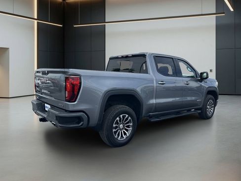 Used 2021 GMC Sierra 1500 AT4 w/ Technology Package AWD/4WD image 5