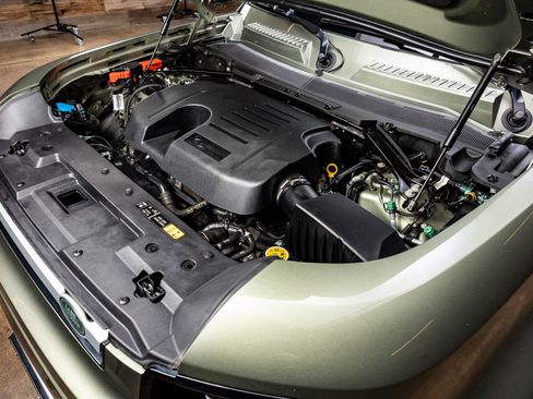 Used 2020 Land Rover Defender 110 HSE image 35