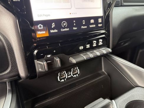 Used 2024 RAM 2500 Laramie w/ Sport Appearance Package AWD/4WD image 33