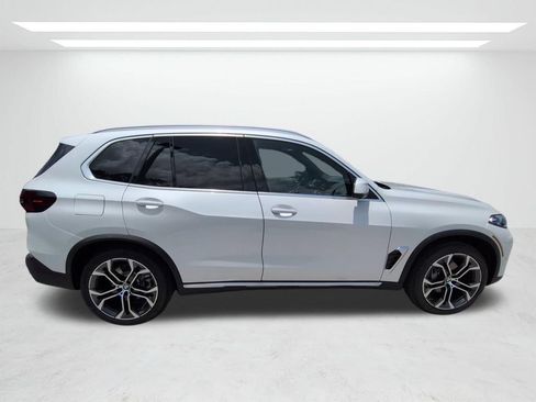 New 2026 BMW X5 xDrive40i w/ Climate Comfort Package AWD/4WD image 3