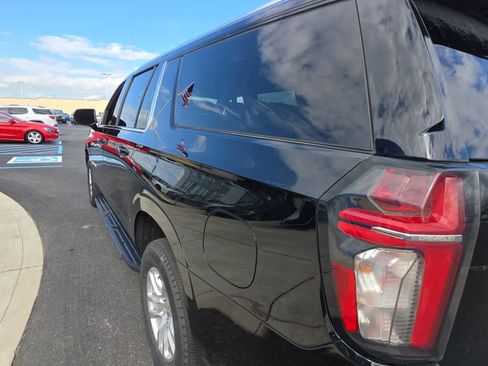 Used 2023 Chevrolet Suburban LT AWD/4WD image 7