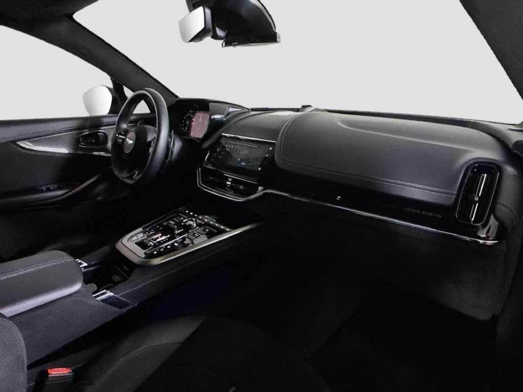 Used 2026 Aston Martin DBX S AWD/4WD image 15