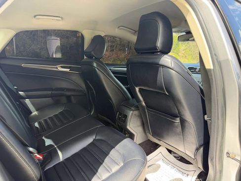 Used 2020 Ford Fusion SEL FWD image 20