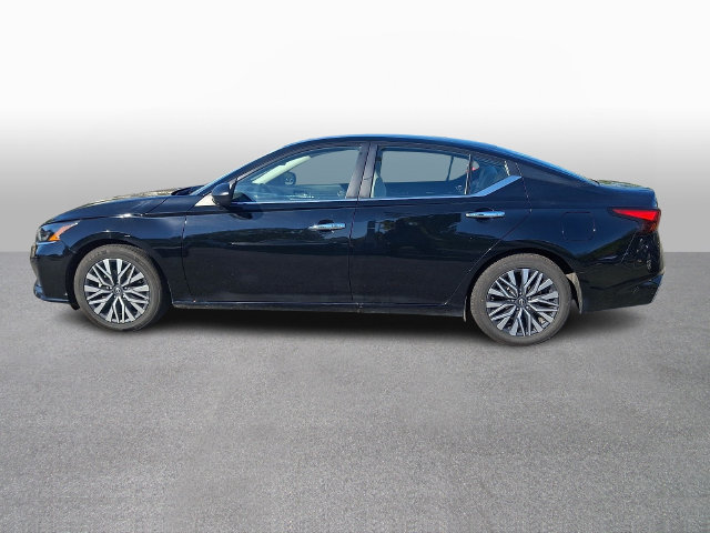 Used 2025 Nissan Altima 2.5 SV FWD image 7