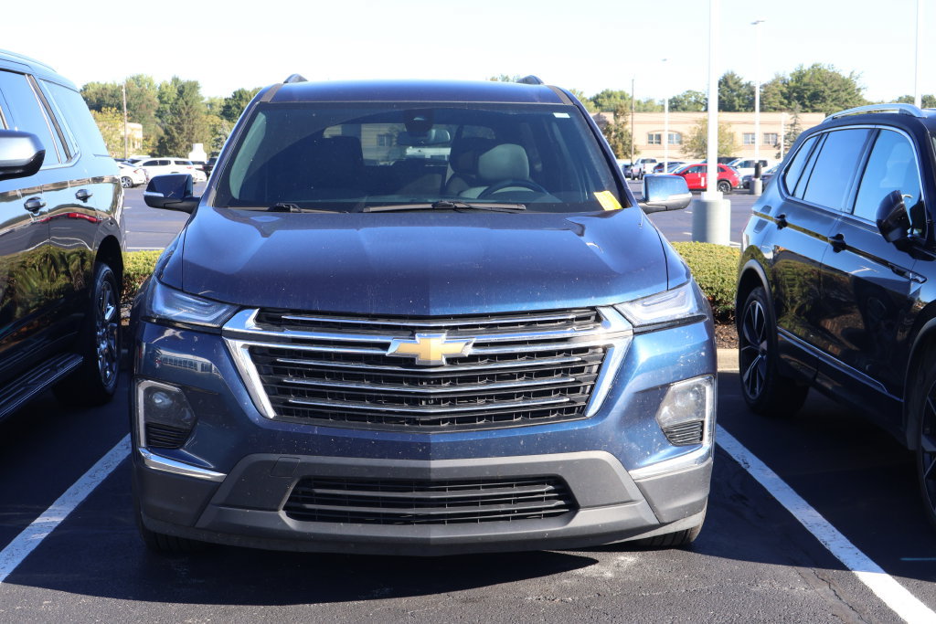 Used 2023 Chevrolet Traverse LT AWD/4WD image 2