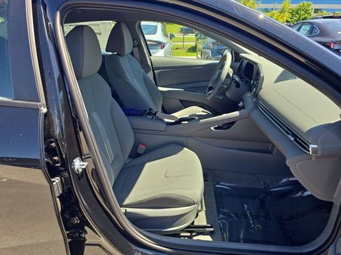 New 2026 Hyundai Elantra Sport FWD image 23