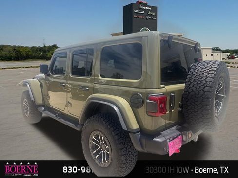 Used 2025 Jeep Wrangler Unlimited Rubicon AWD/4WD image 9