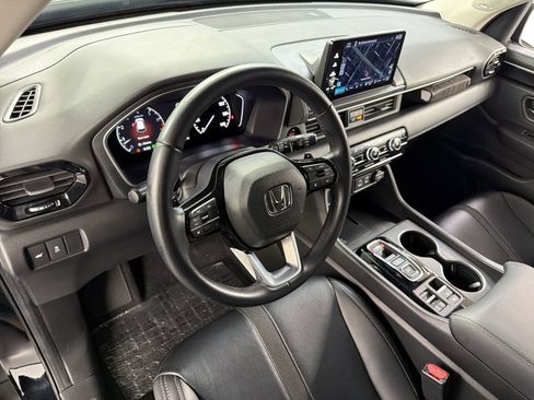 Certified 2023 Honda Pilot Touring image 4