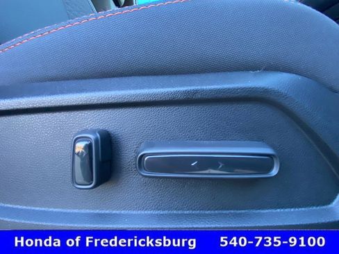 Certified 2025 Honda Pilot Sport image 32