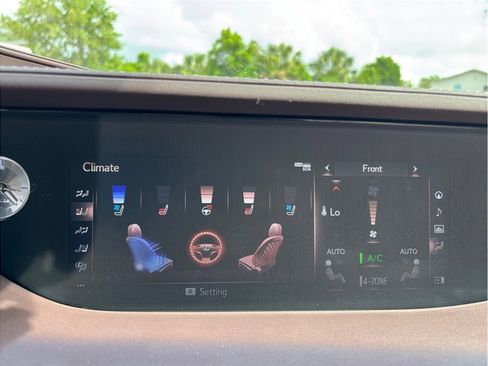 Used 2018 Lexus LS 500 w/ Luxury Package RWD image 35