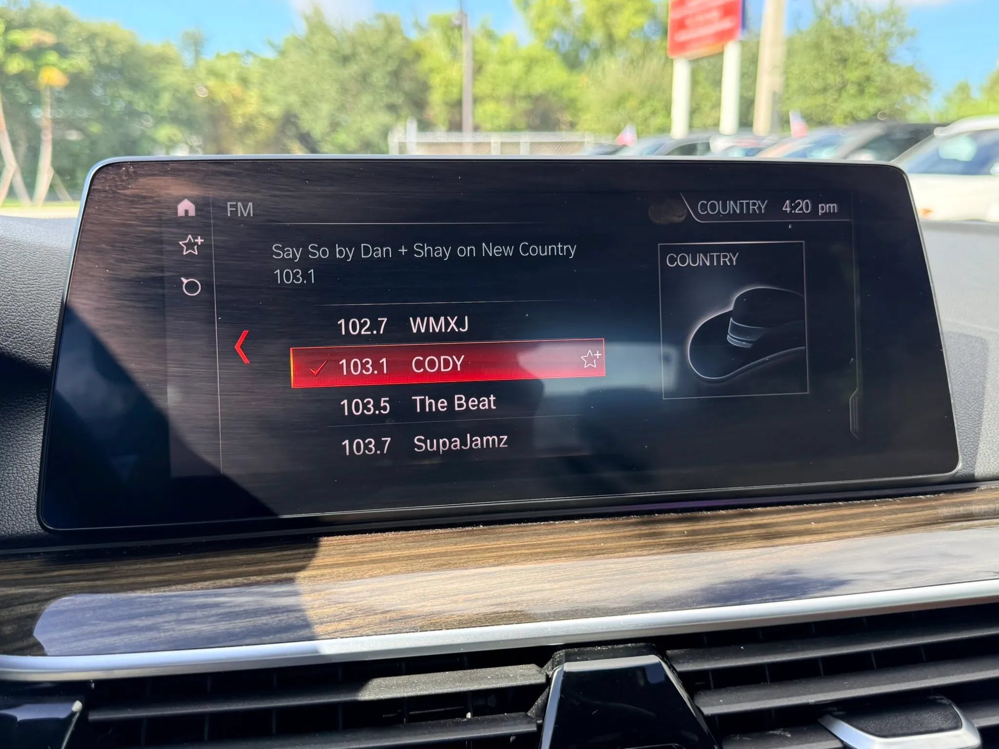 Used 2019 BMW 530e w/ Convenience Package RWD image 22