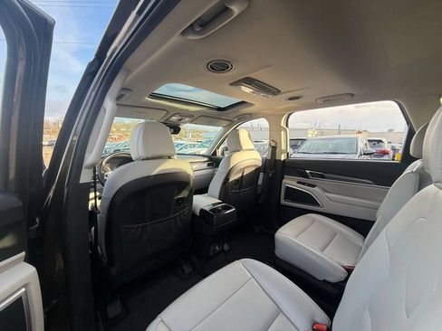 Used 2021 Kia Telluride S AWD/4WD image 19