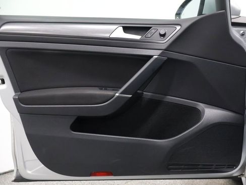 Used 2019 Volkswagen e-Golf SE w/ Driver Assistance Package image 12