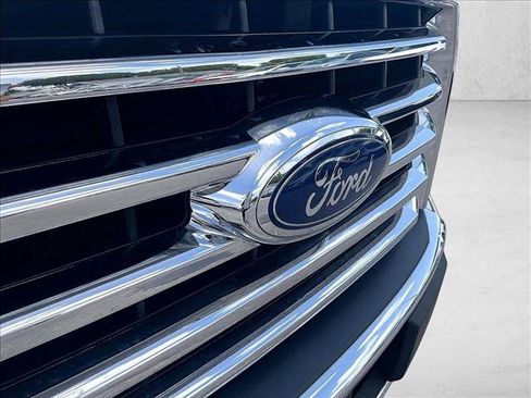 Used 2017 Ford F150 XLT w/ Equipment Group 302A Luxury AWD/4WD image 29