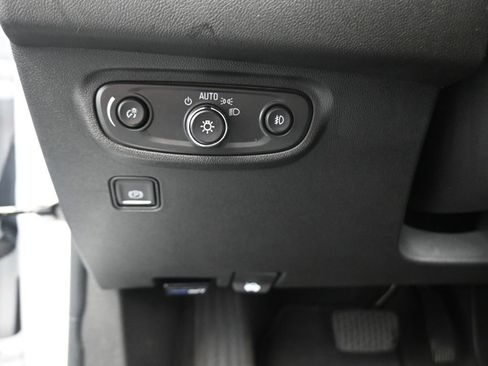 Used 2024 GMC Terrain SLT image 9