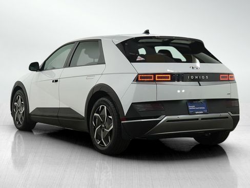 Used 2023 Hyundai Ioniq 5 SEL image 3