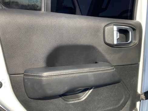 Used 2022 Jeep Gladiator Overland w/ Popular Equipment Package image 12