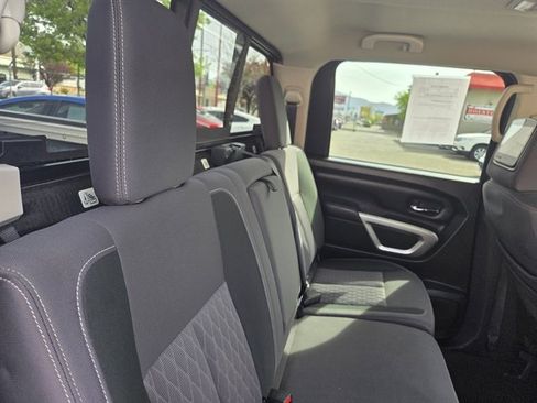 Used 2021 Nissan Titan SV w/ SV Convenience Package RWD image 11