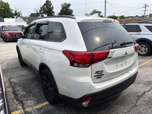 Used 2018 Mitsubishi Outlander LE AWD/4WD image 7