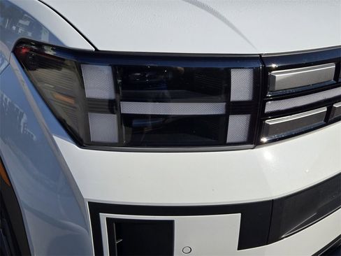 Certified 2025 Hyundai Santa Fe SEL image 11