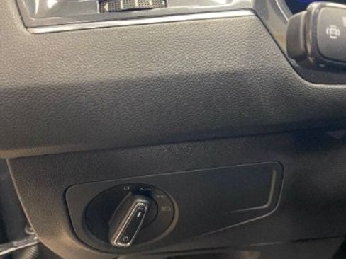 Used 2023 Volkswagen Tiguan SE FWD image 27