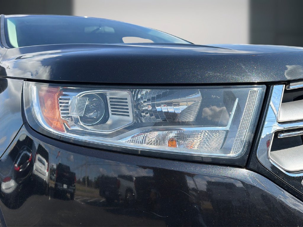 Used 2015 Ford Edge SE w/ Cargo Accessory Package FWD image 11