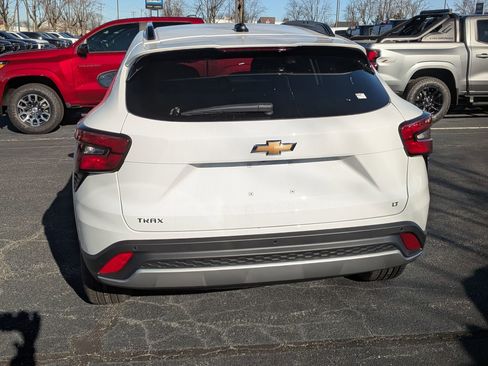 New 2026 Chevrolet Trax LT w/ Driver Confidence Package FWD image 7