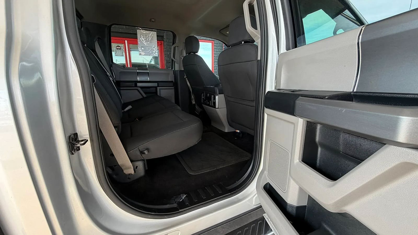 Used 2017 Ford F150 XLT w/ Equipment Group 302A Luxury RWD image 28