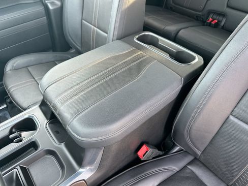 Used 2025 Chevrolet Silverado 1500 High Country AWD/4WD image 21