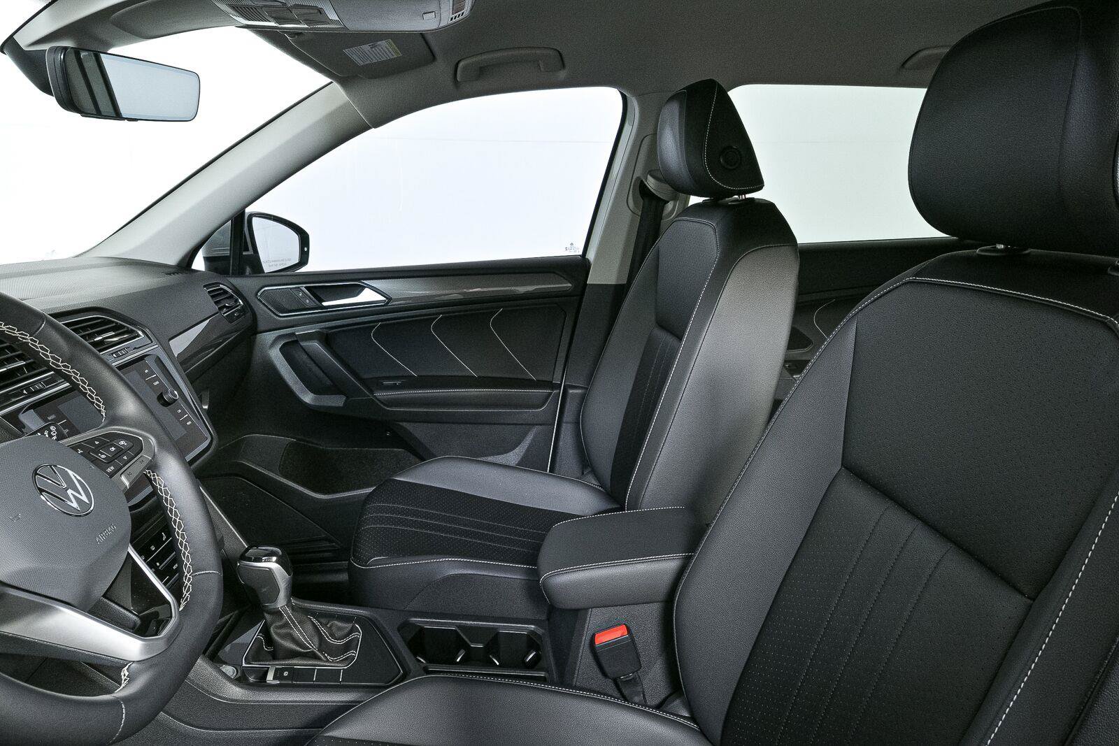 Certified 2023 Volkswagen Tiguan SE FWD image 8