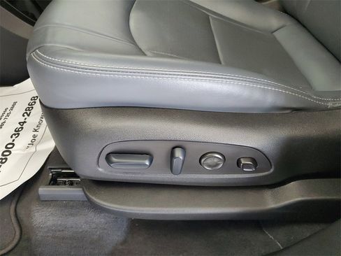 Used 2024 Buick Enclave Premium image 7