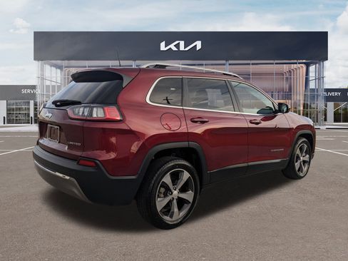 Used 2019 Jeep Cherokee Limited image 4