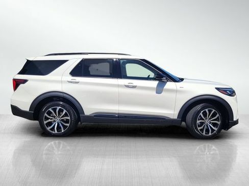Used 2026 Ford Explorer ST-Line AWD/4WD image 3
