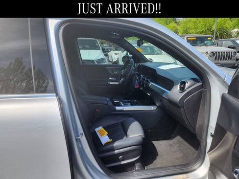 Used 2020 Mercedes-Benz GLB 250 4MATIC image 9