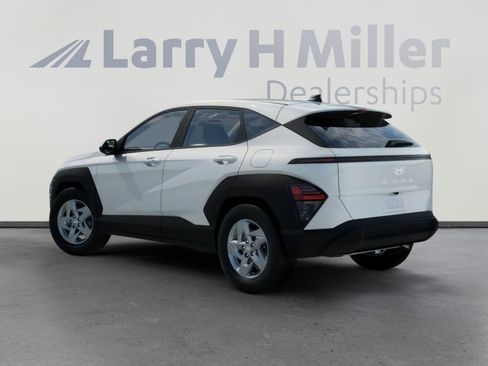 New 2027 Hyundai Kona SE FWD image 5